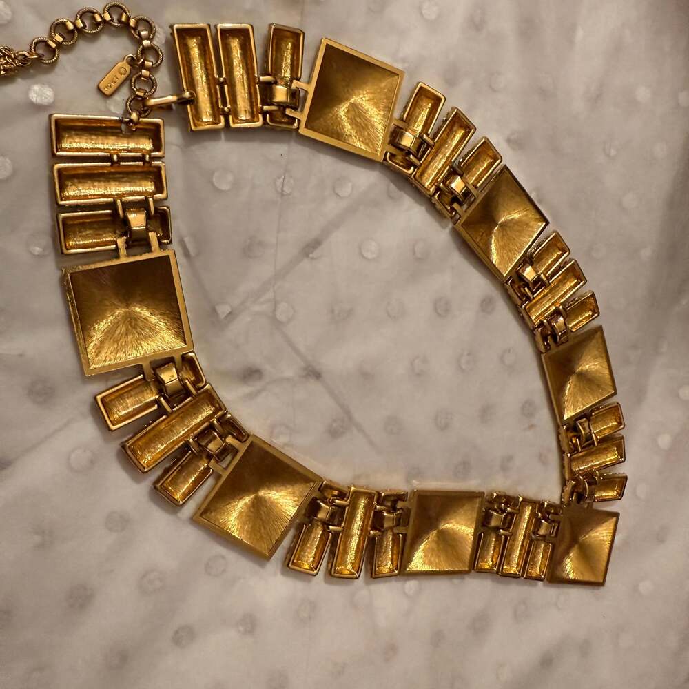 1973 Monet Book Piece V Collar Necklace - Picture 5 of 8